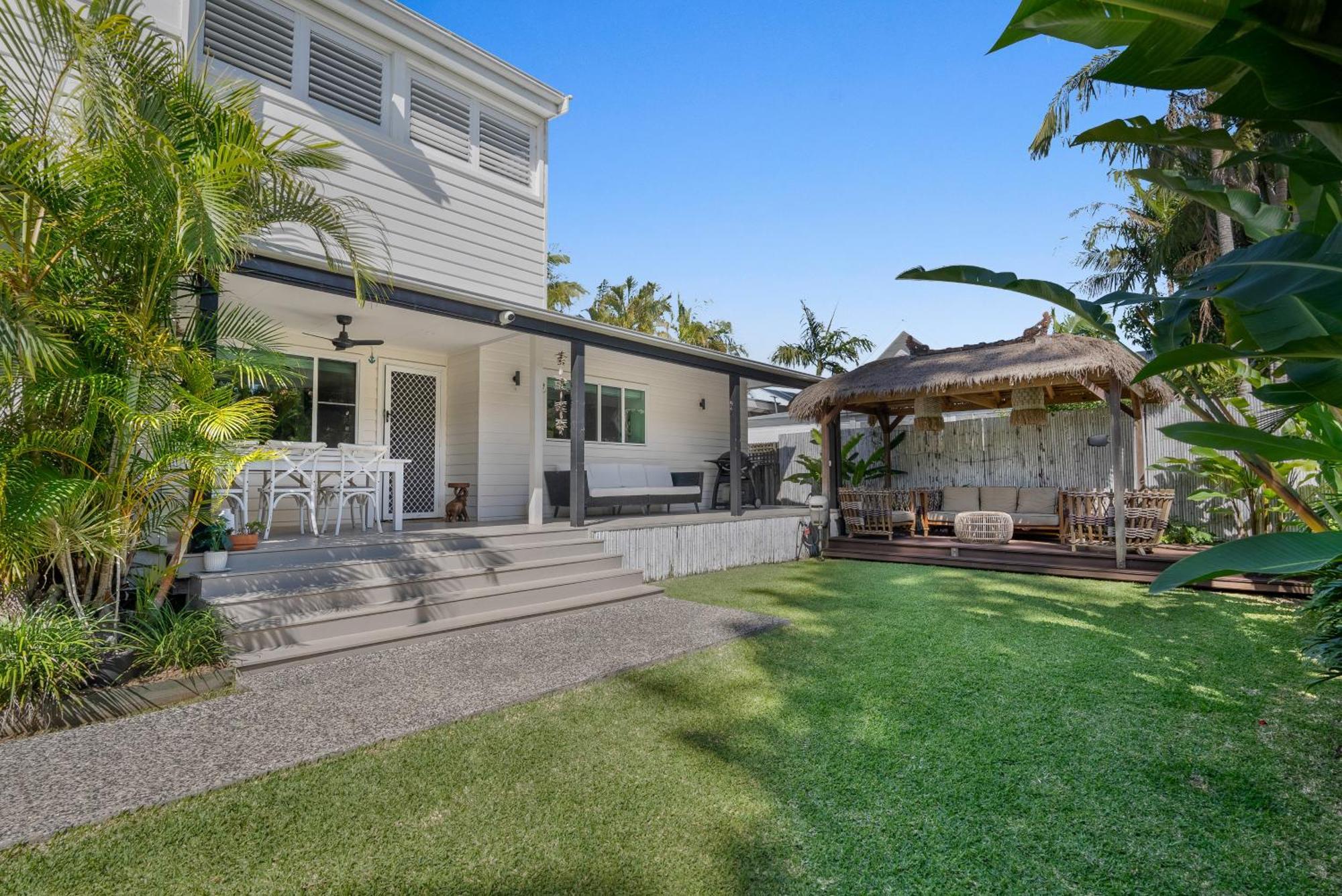 Azur Byron Bay Hotel Екстериор снимка