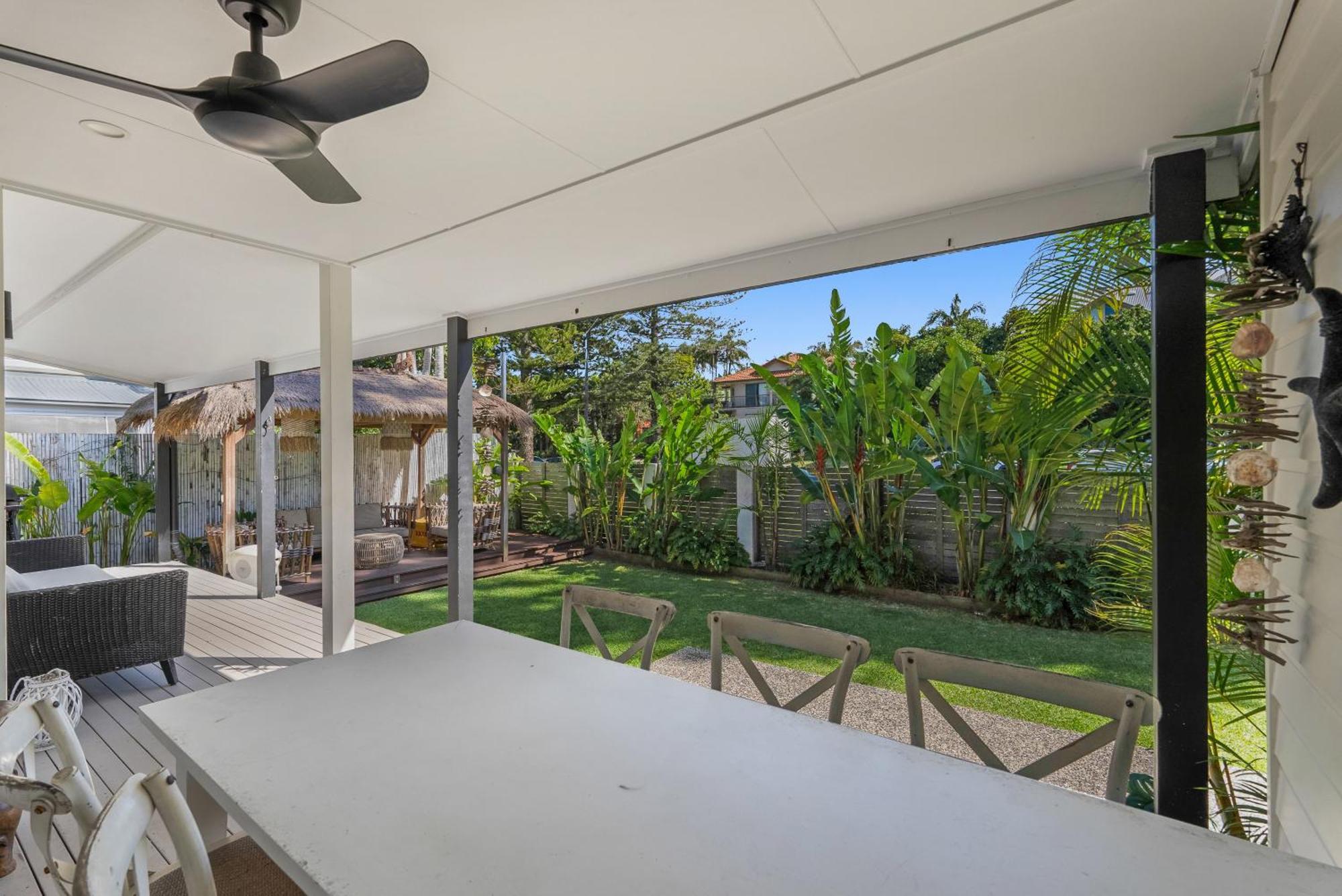 Azur Byron Bay Hotel Екстериор снимка