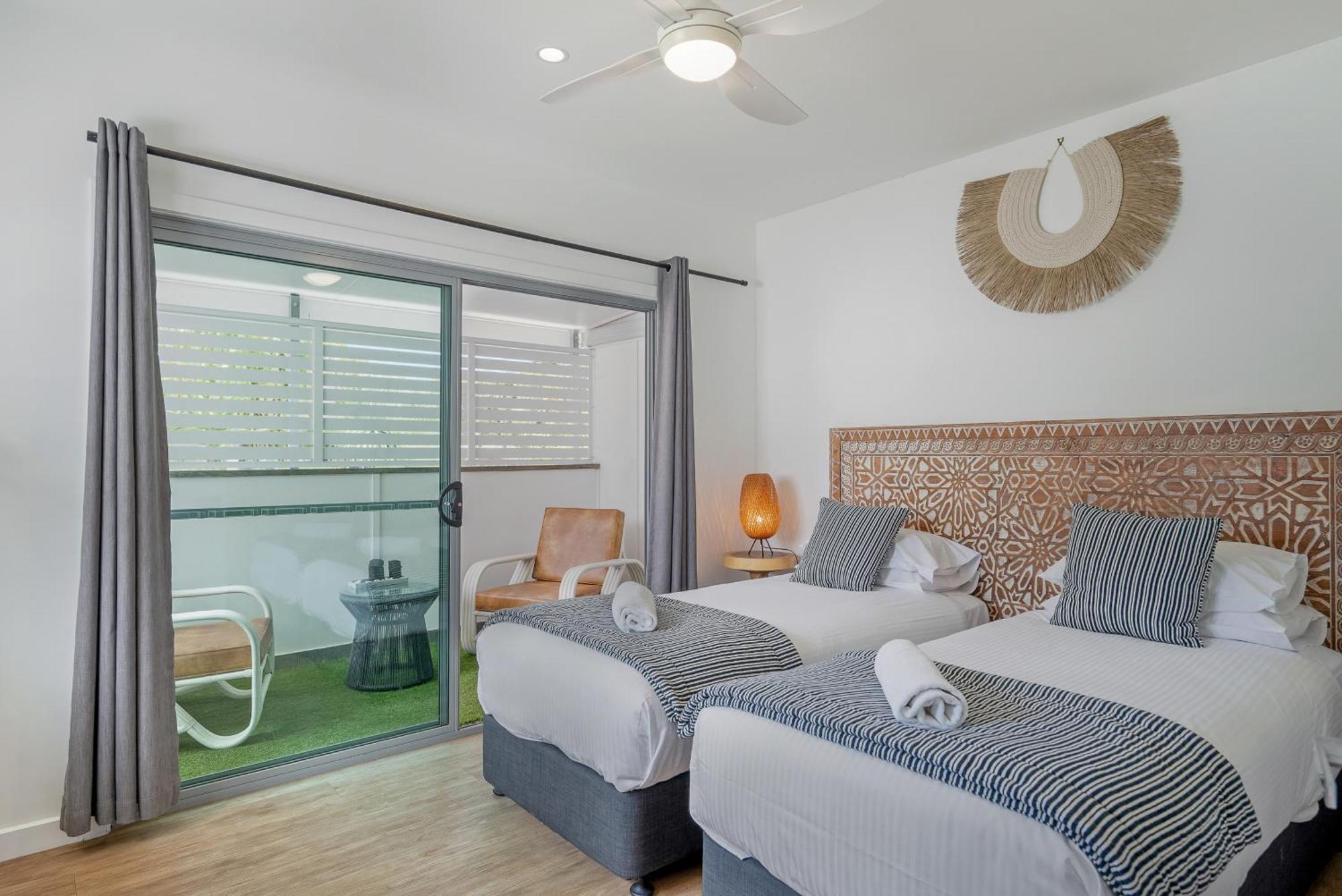 Azur Byron Bay Hotel Екстериор снимка