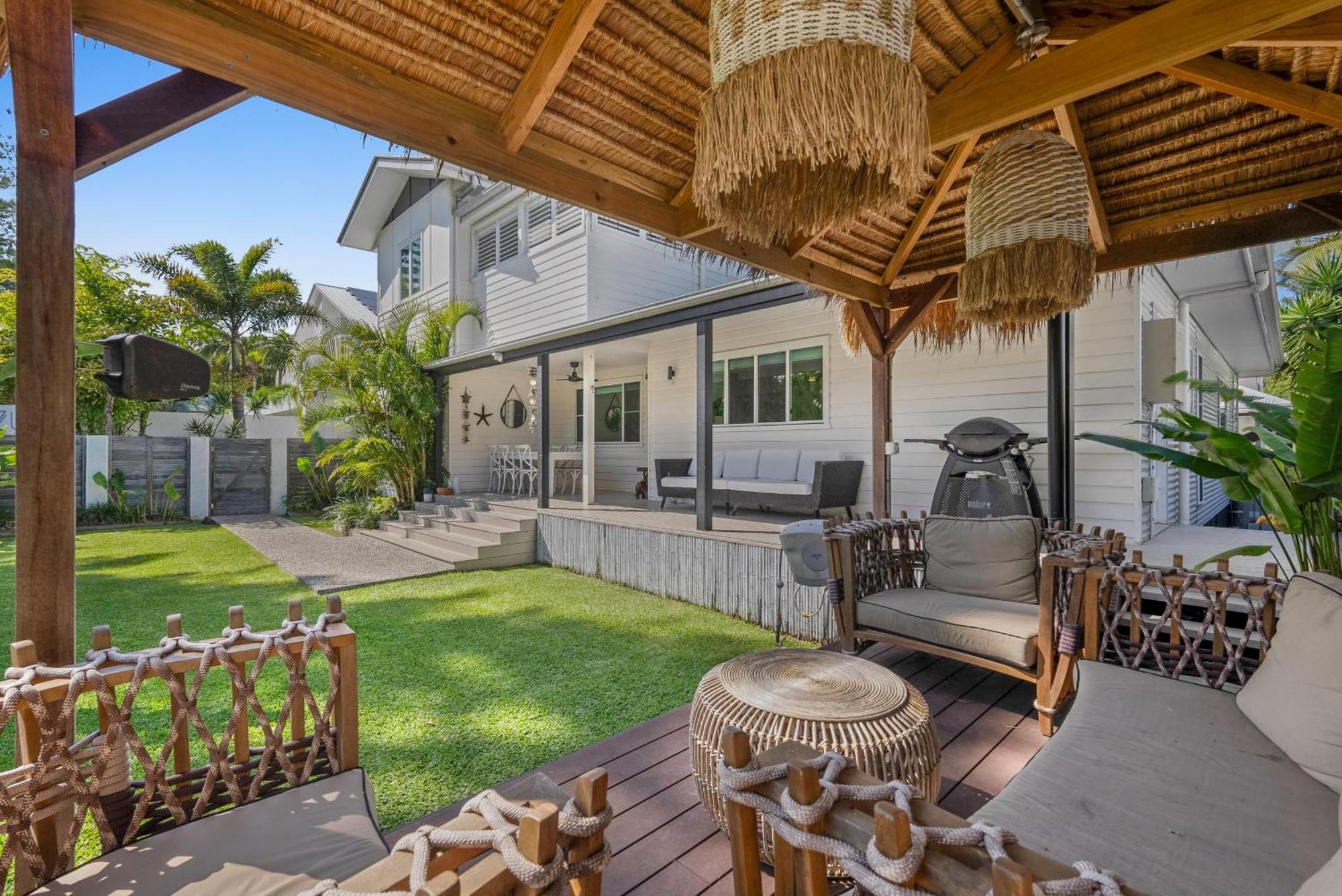 Azur Byron Bay Hotel Екстериор снимка